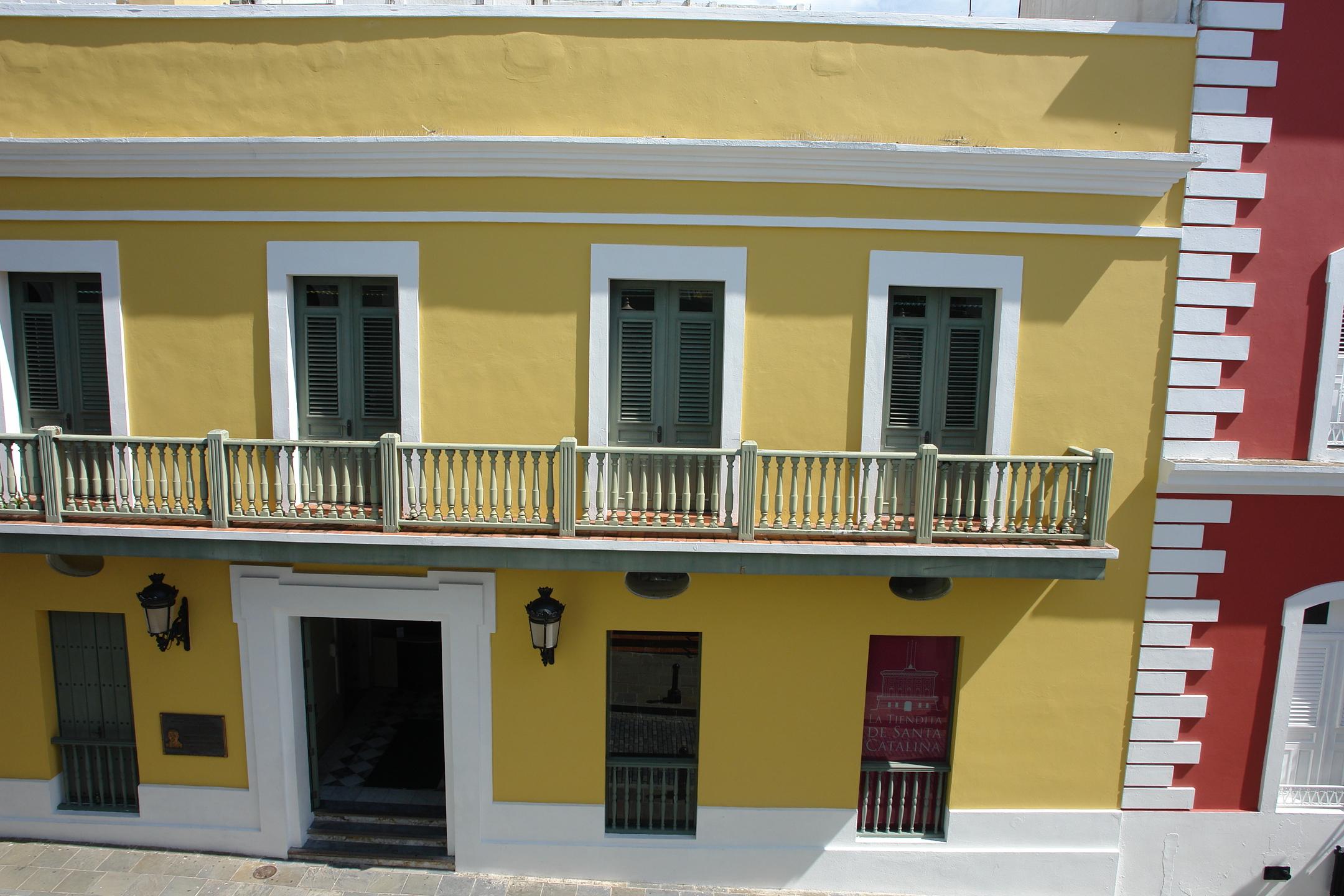 Calle de la Fortaleza 56 - Antigua Real Audiencia - Conservatorio De Artes Del Caribe - San Juan (Viejo San Juan) - 2011 00053